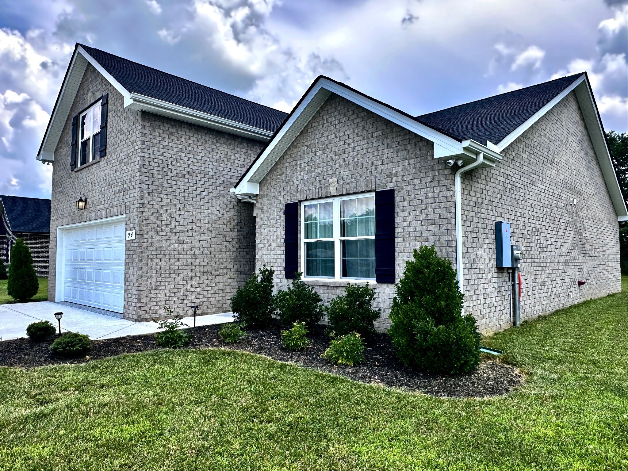 Property Photo: 94 Reynard St TN 37355