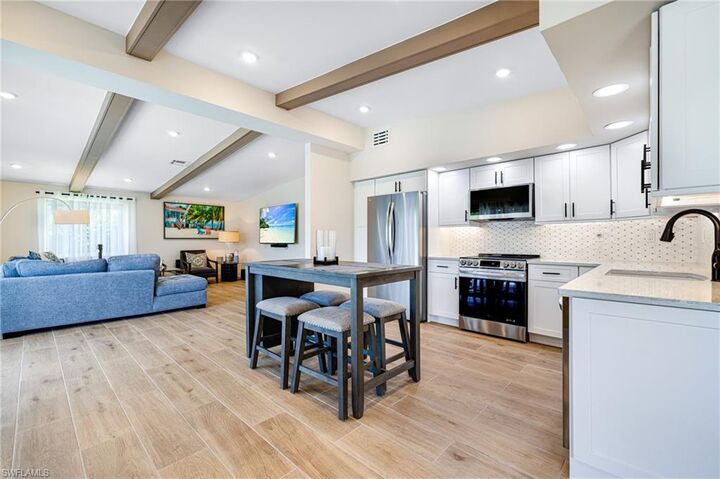 Property Photo: 27246 Patrick St FL 34135