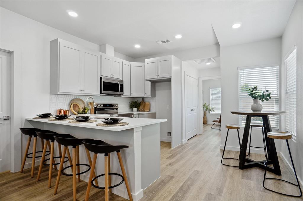 Property Photo:  571 Josephine Street  TX 75246 