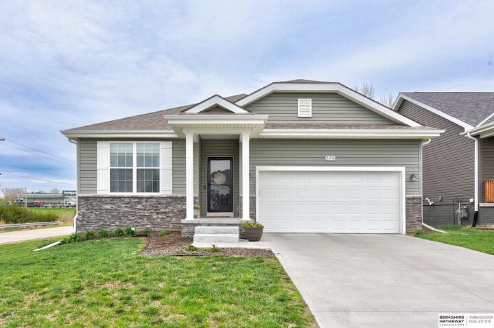 2216 Hedgeapple Road  Plattsmouth NE 68048 photo