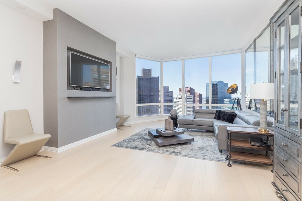Property Photo:  1 Franklin St 4207  MA 02110 