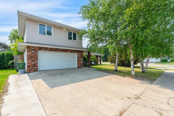 Property Photo: 5107 41 Street AB T9V 1P7