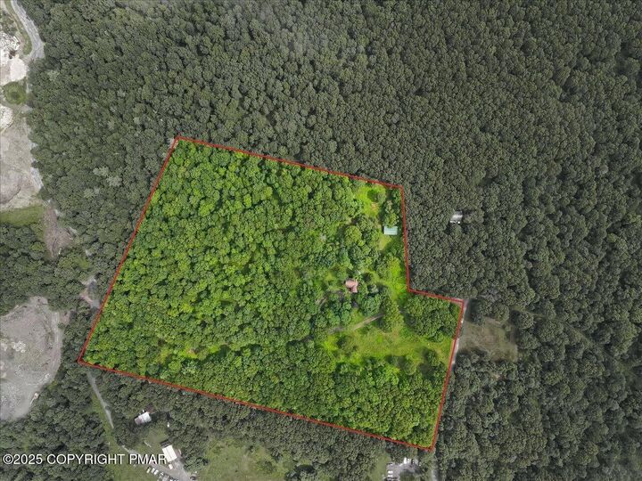 Property Photo: 216 Buckhorn Lane PA 18326