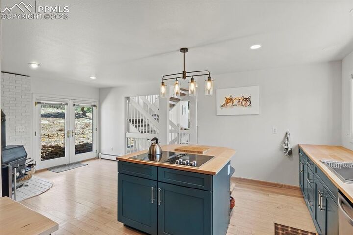 Property Photo:  810 Winding Hills Road  CO 80132 