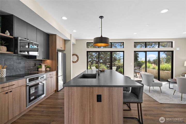 Property Photo:  1128  31st Avenue S  WA 98144 