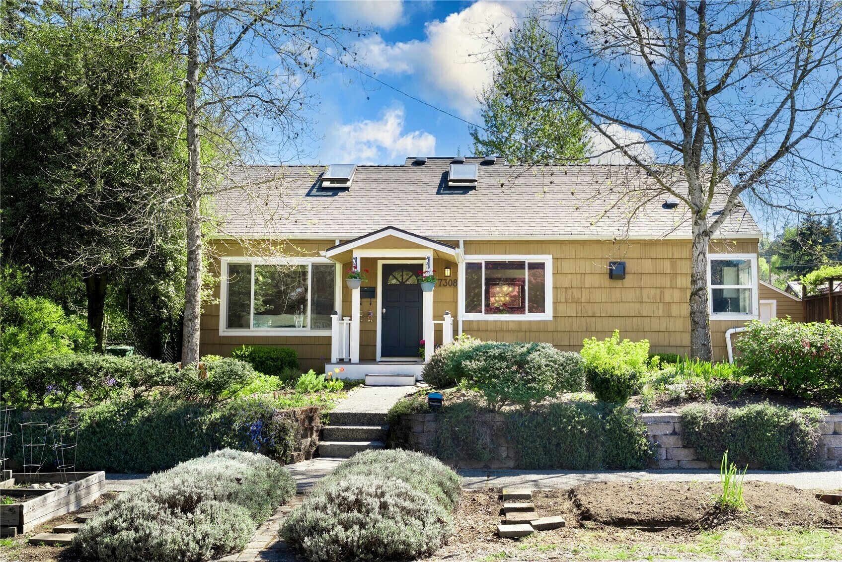 Property Photo: 7308 24th Avenue NE WA 98115