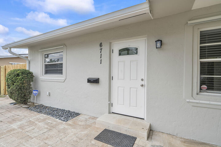 6711 Franklin Street  Hollywood FL 33024 photo