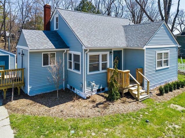 Property Photo: 1284 Rochester Road MI 48367
