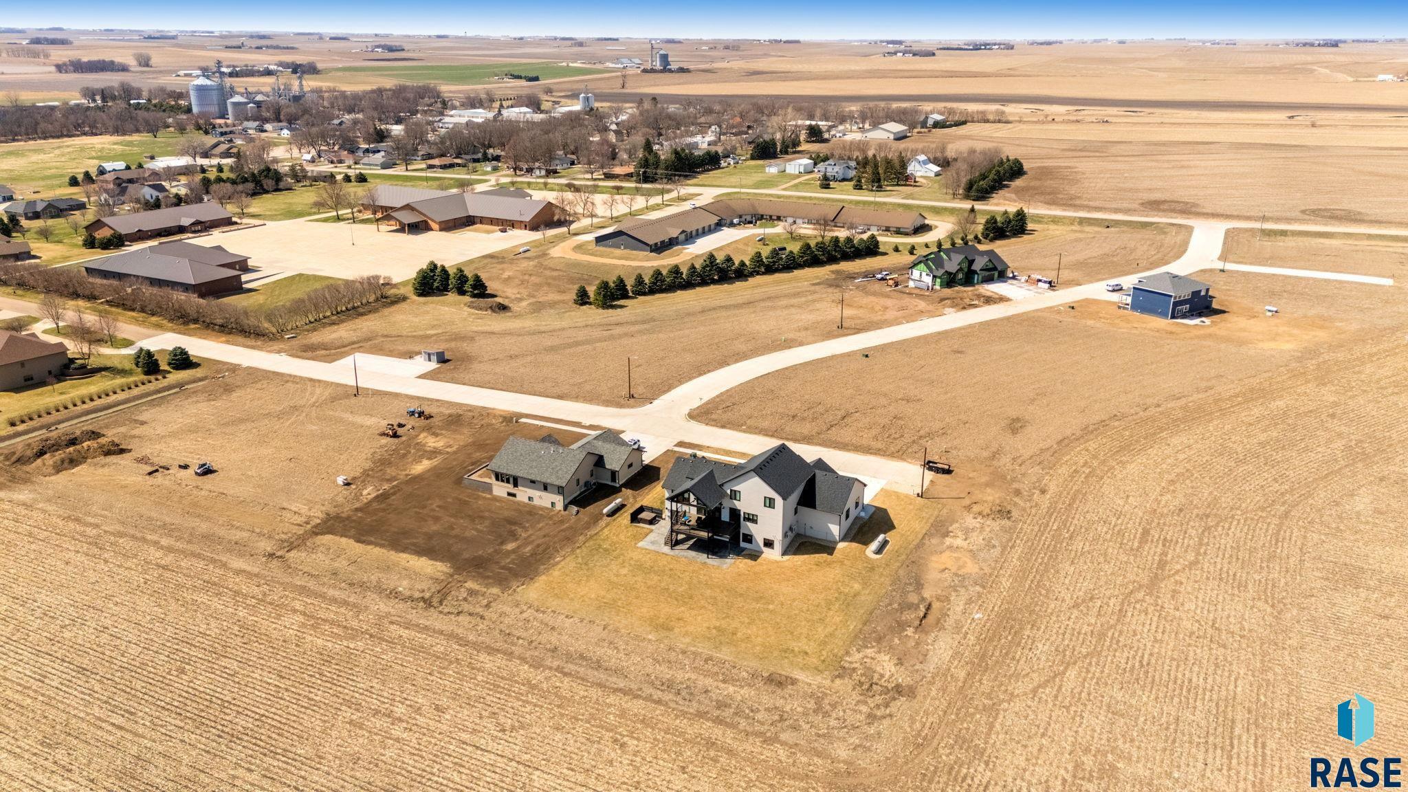 Property Photo: 703 Meadowview Dr IA 51242