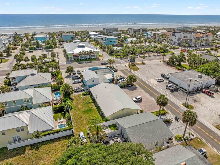 Property Photo:  106 11th St  FL 32080