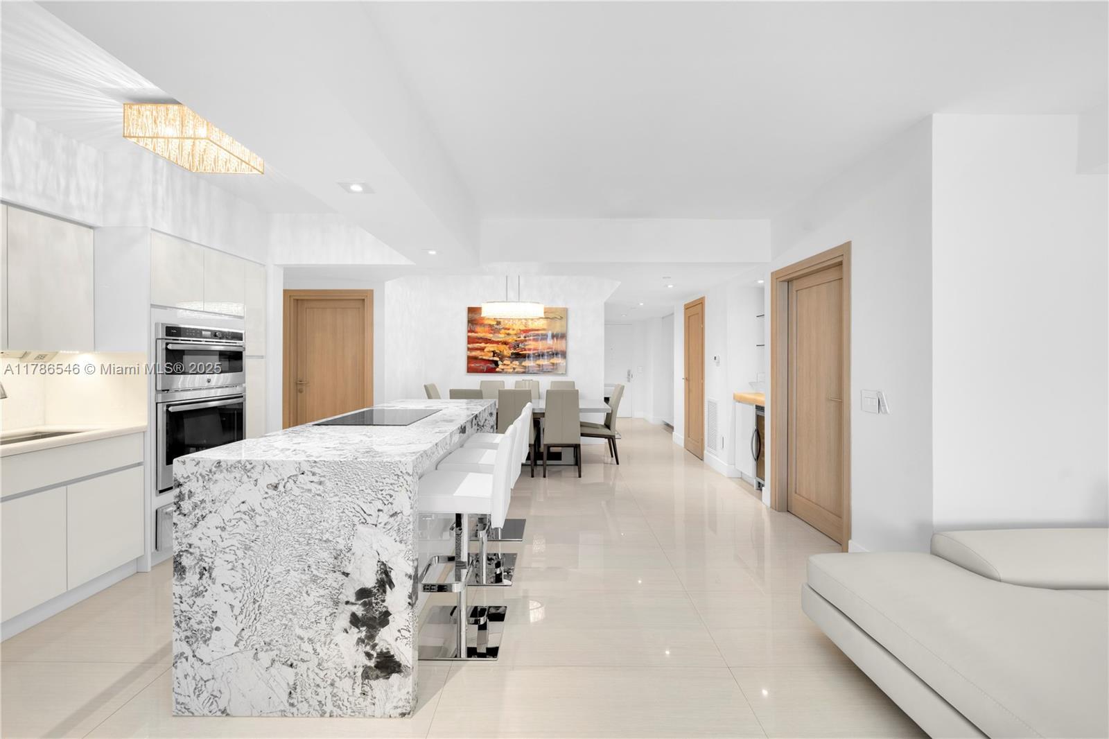 Property Photo:  4779 Collins Ave 908  FL 33140 