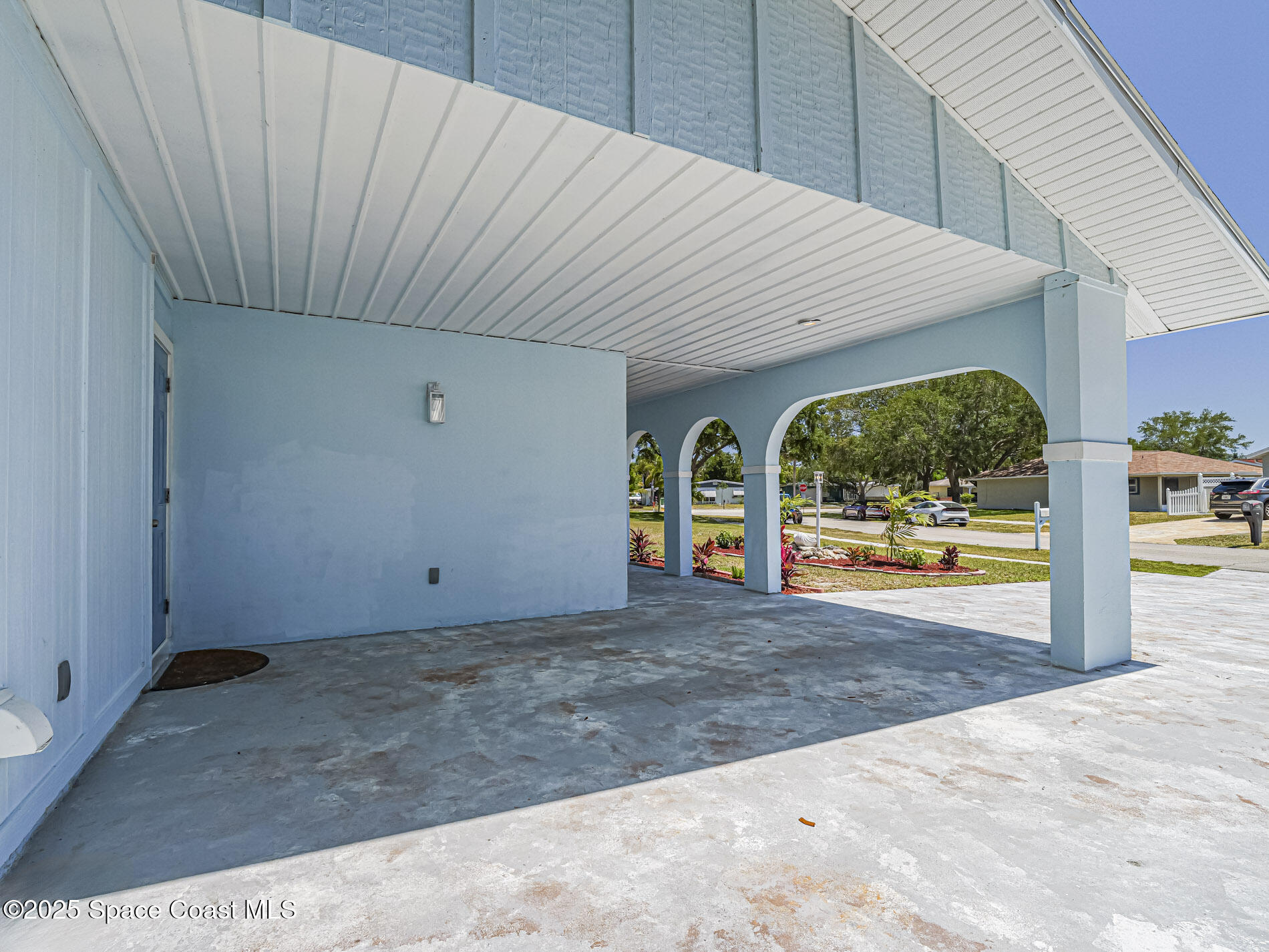 Property Photo: 902 Canal Circle FL 32958