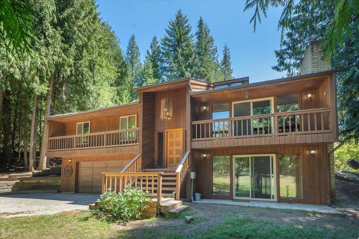 Property Photo:  22616 N Creeger Ln  WA 99021 