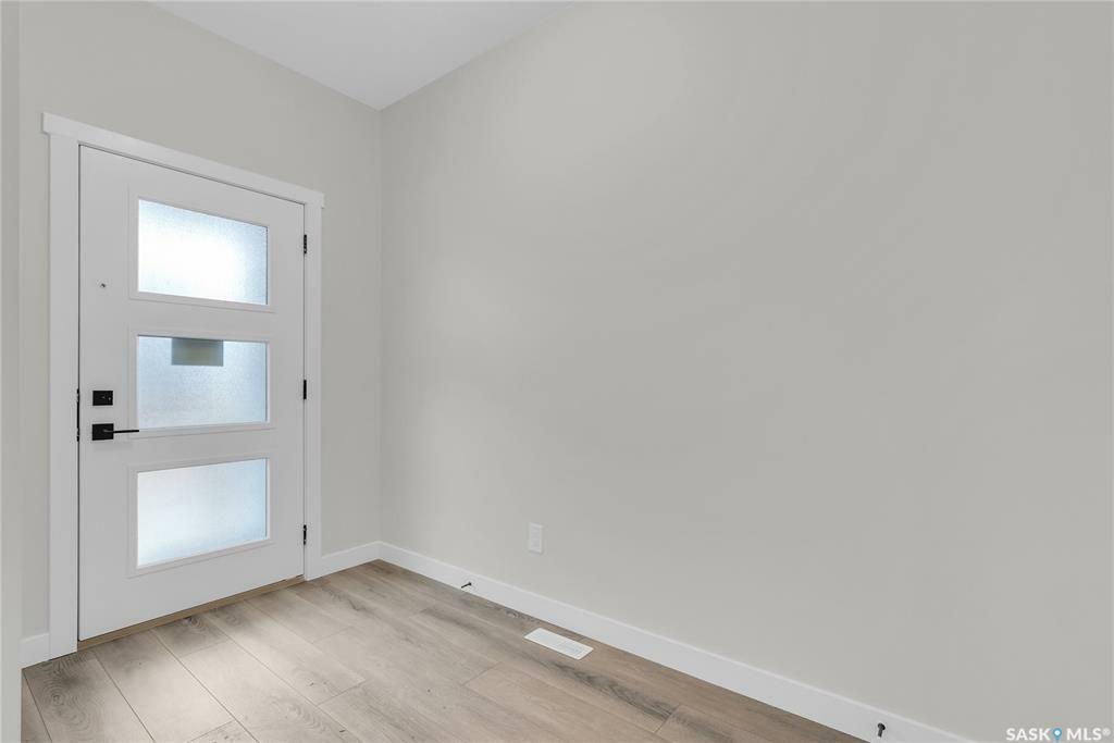 Property Photo: 2913 Rosewood Drive SK S7V 0G5