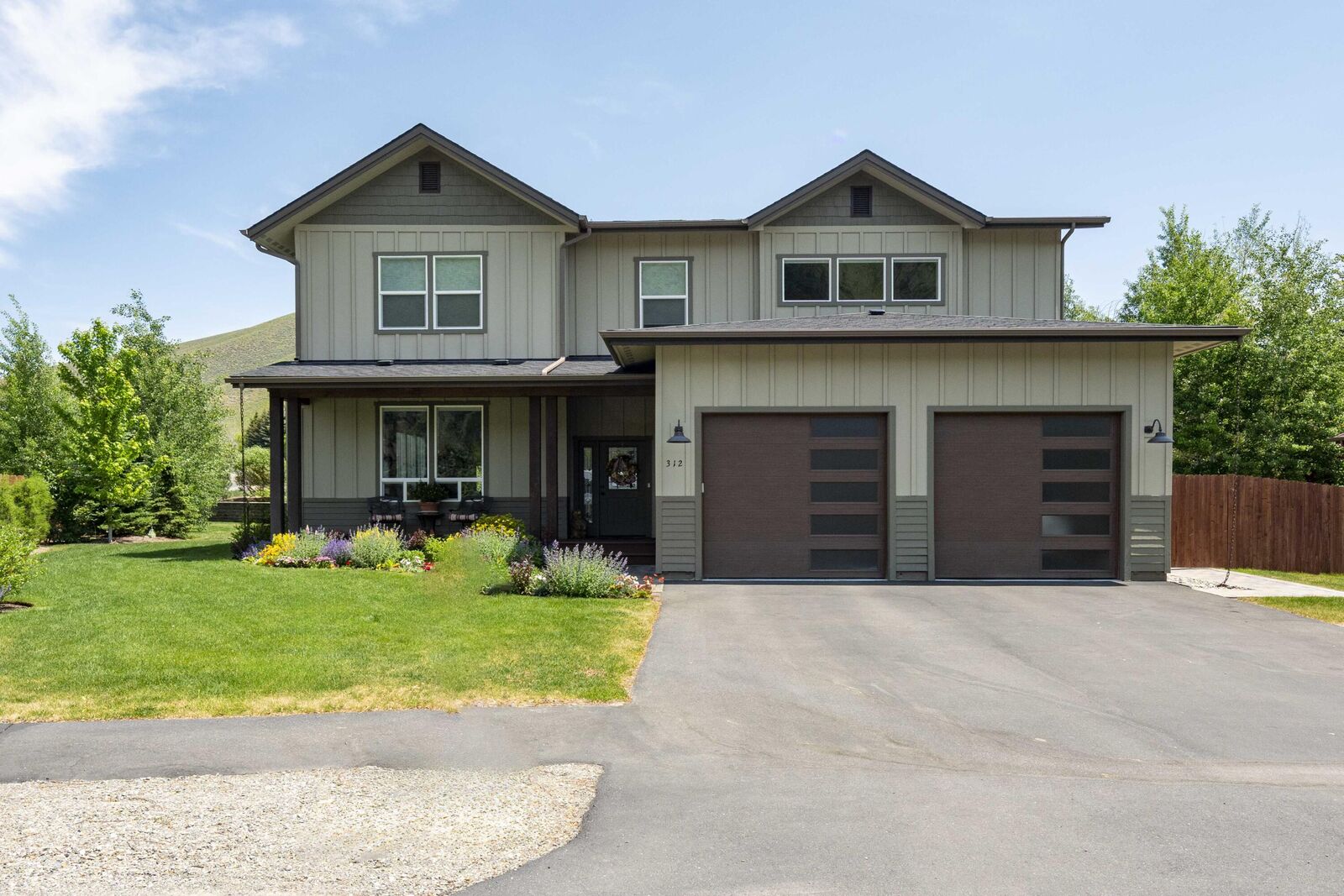 Property Photo:  312 E Winterberry Loop  ID 83333 