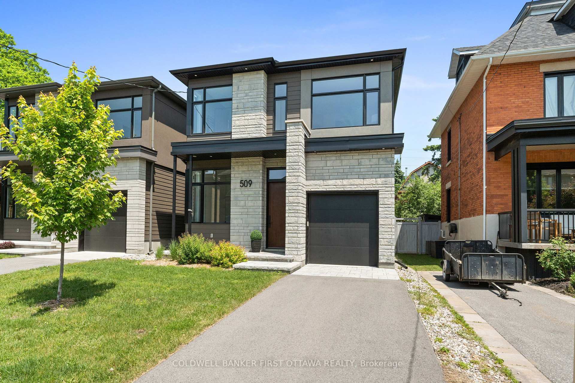 Property Photo: 509 Edison Avenue ON K2A 1V3