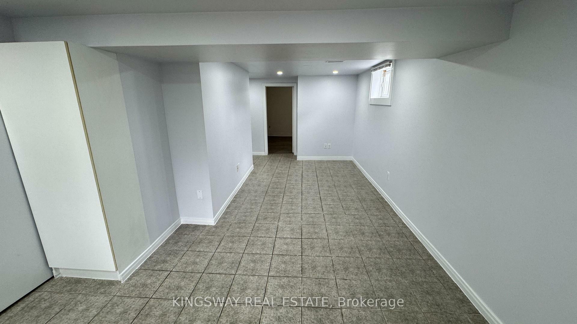 Property Photo: 65 Park Crescent (Lower Level 1) ON L4E 3J5