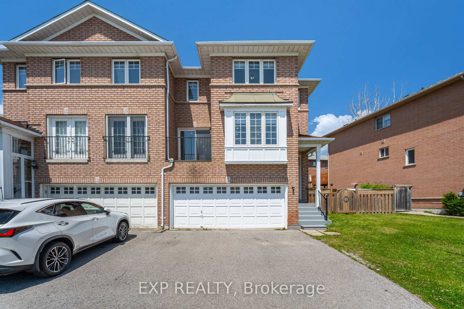 Property Photo: 10 Seton Park Road ON M3C 3Z6