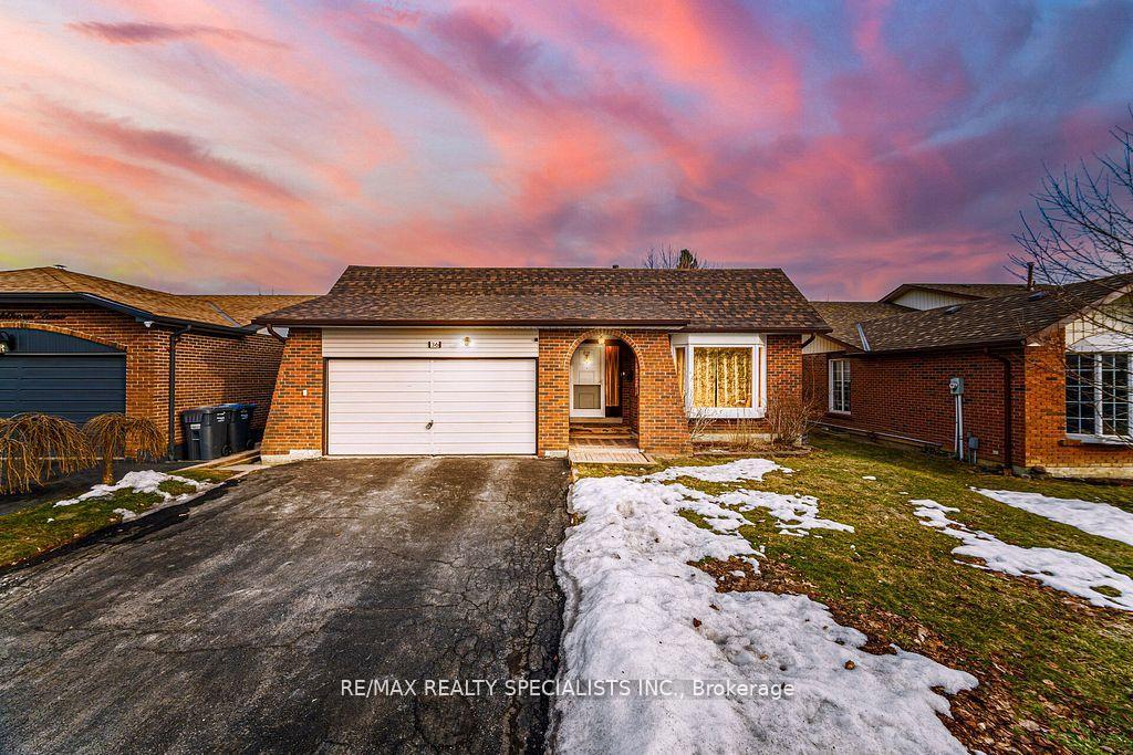 Property Photo: 36 Blackthorn Lane ON L6V 3K8