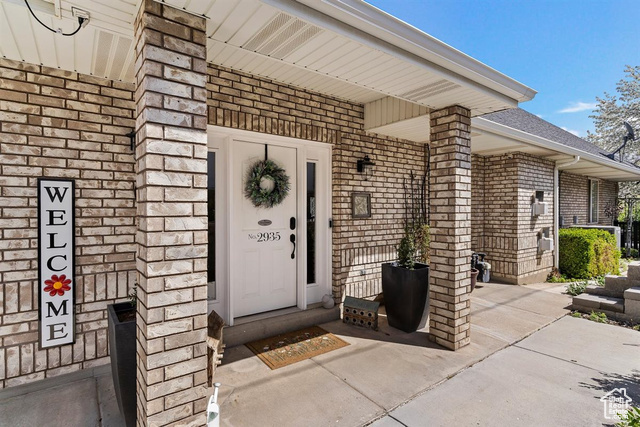 Property Photo: 2935 S 175 E UT 84010