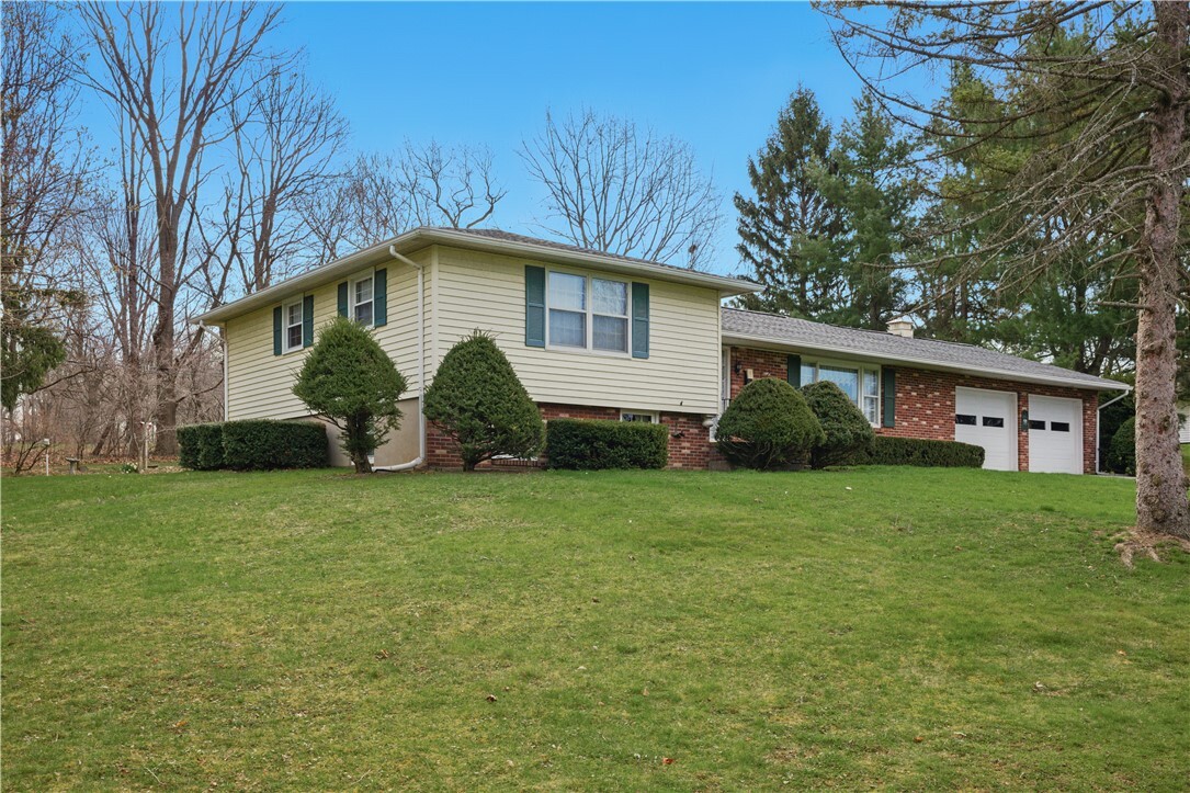 Property Photo:  6 Hillcrest Drive  NY 14527 