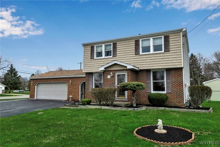 5003 Clarice Drive  Hamburg NY 14075 photo