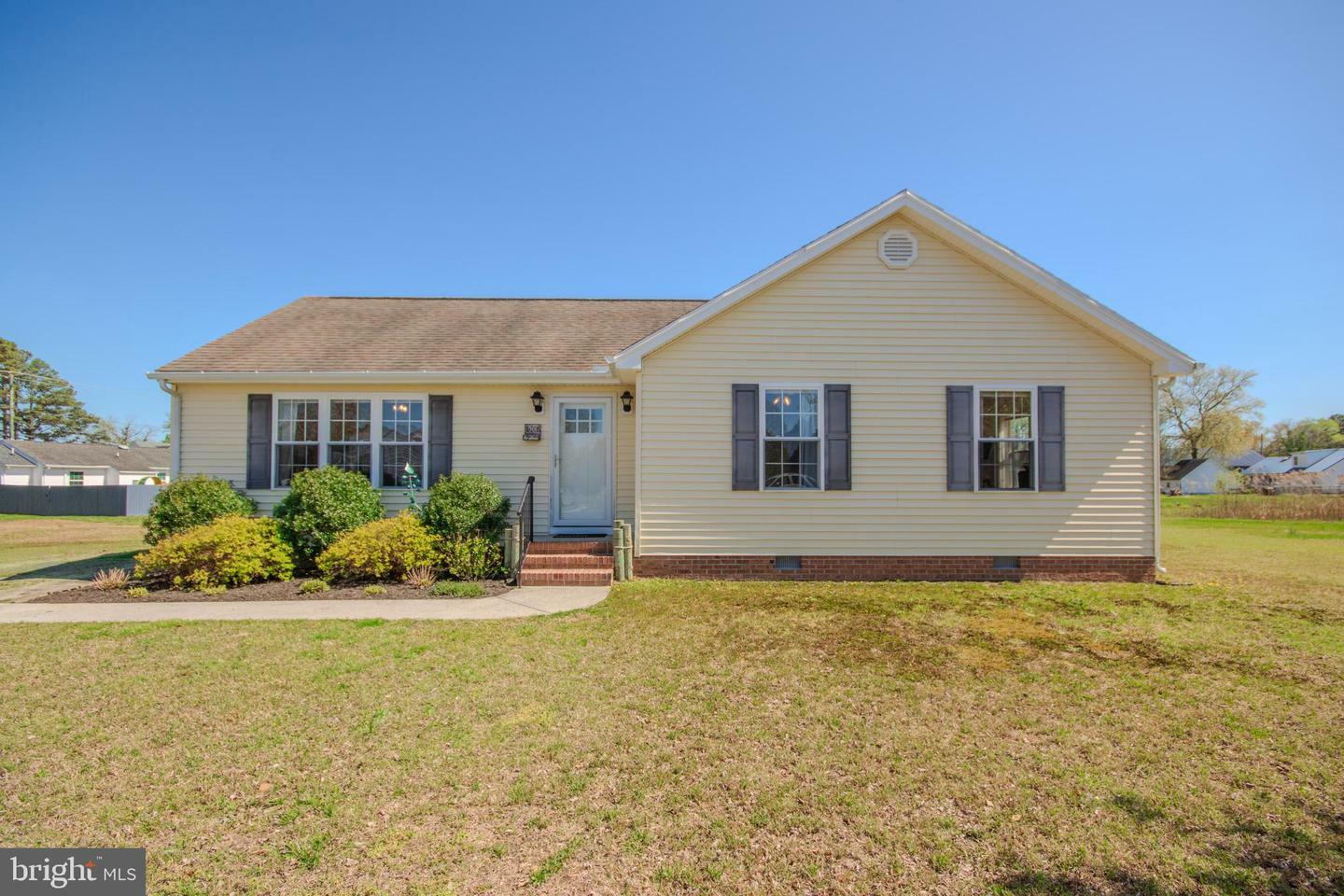 Property Photo: 201 Herbal Court MD 21826