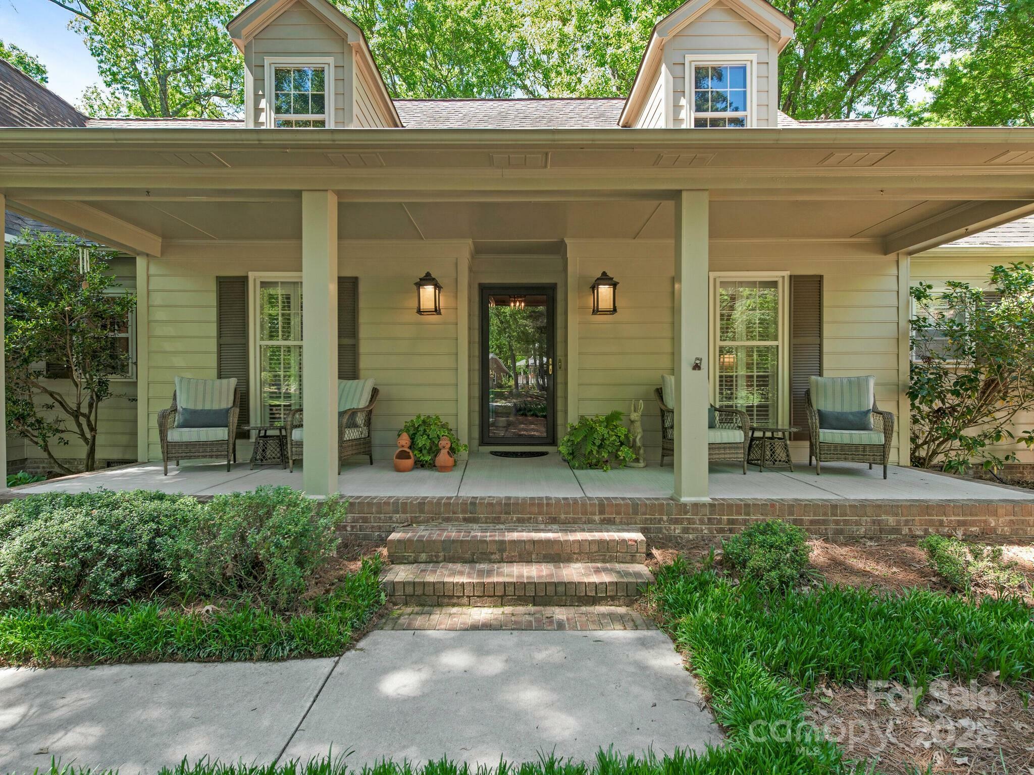 Property Photo: 5935 Winburn Lane NC 28226