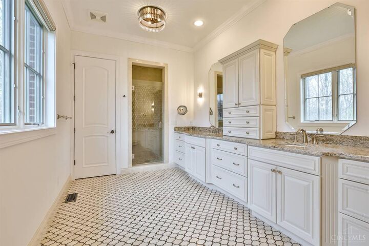 Property Photo: 6 Abbington Ridge OH 45242
