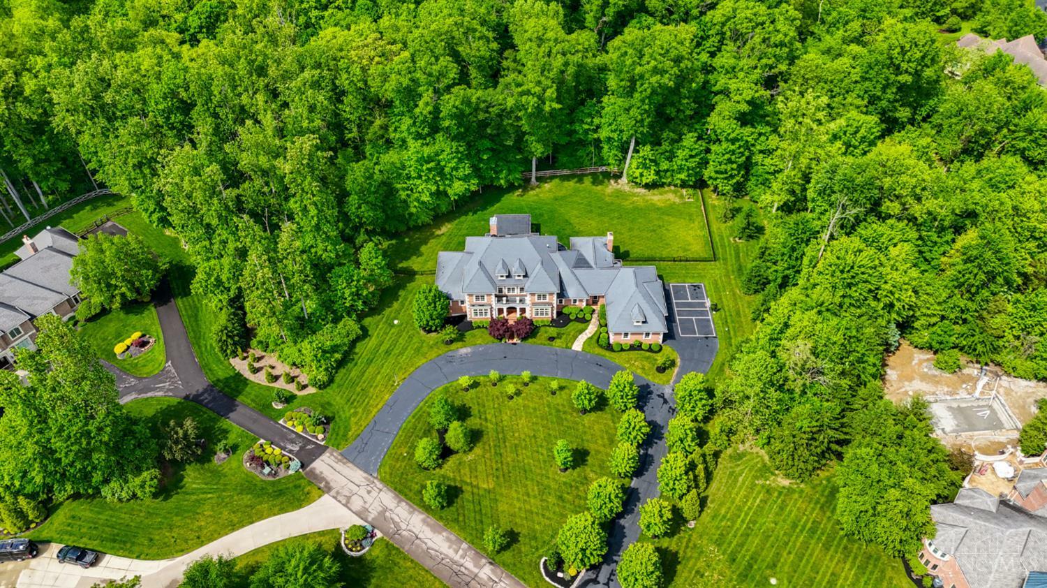 Property Photo: 6 Abbington Ridge OH 45242