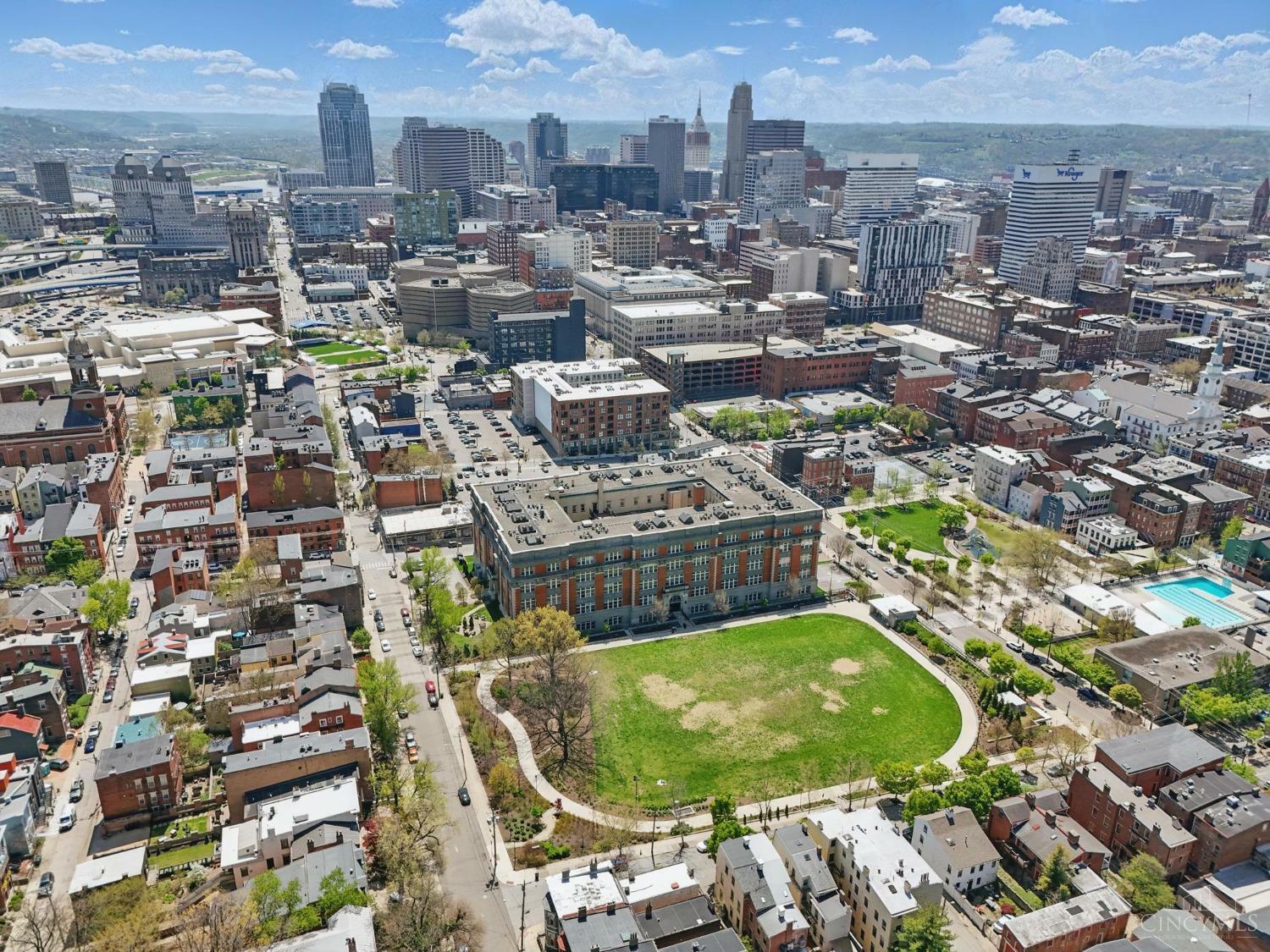 Property Photo: 1308 Broadway Street OH 45202