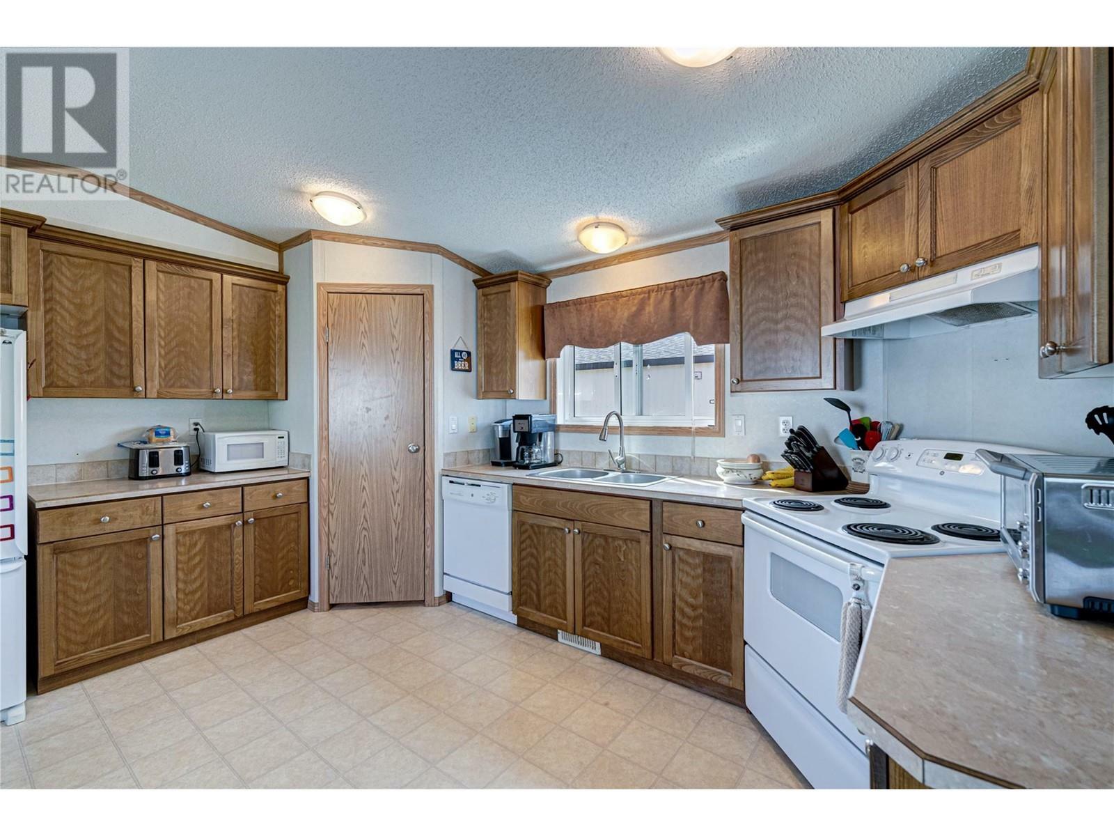 Property Photo: 100 Aspen Drive 123 BC V0B 2G0