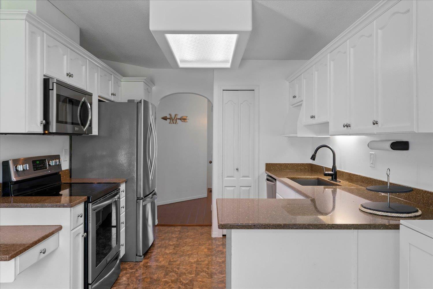 Property Photo:  46360 Valleyview Road 100  BC V2R 5L7 