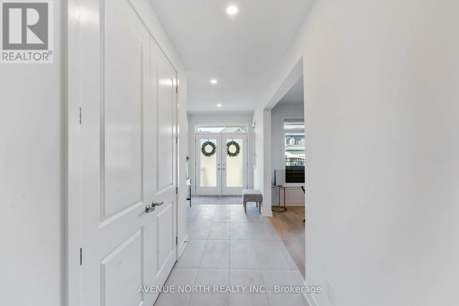 Photo de la propriété: 136 Winterhaven Drive ON K1W 0H4