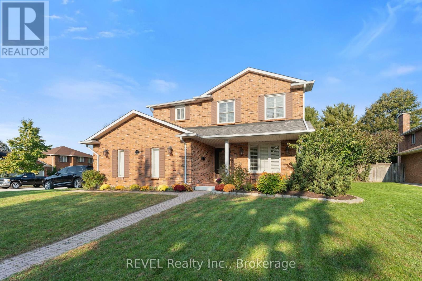 Property Photo: 1 Spartan Court ON L2N 7M5