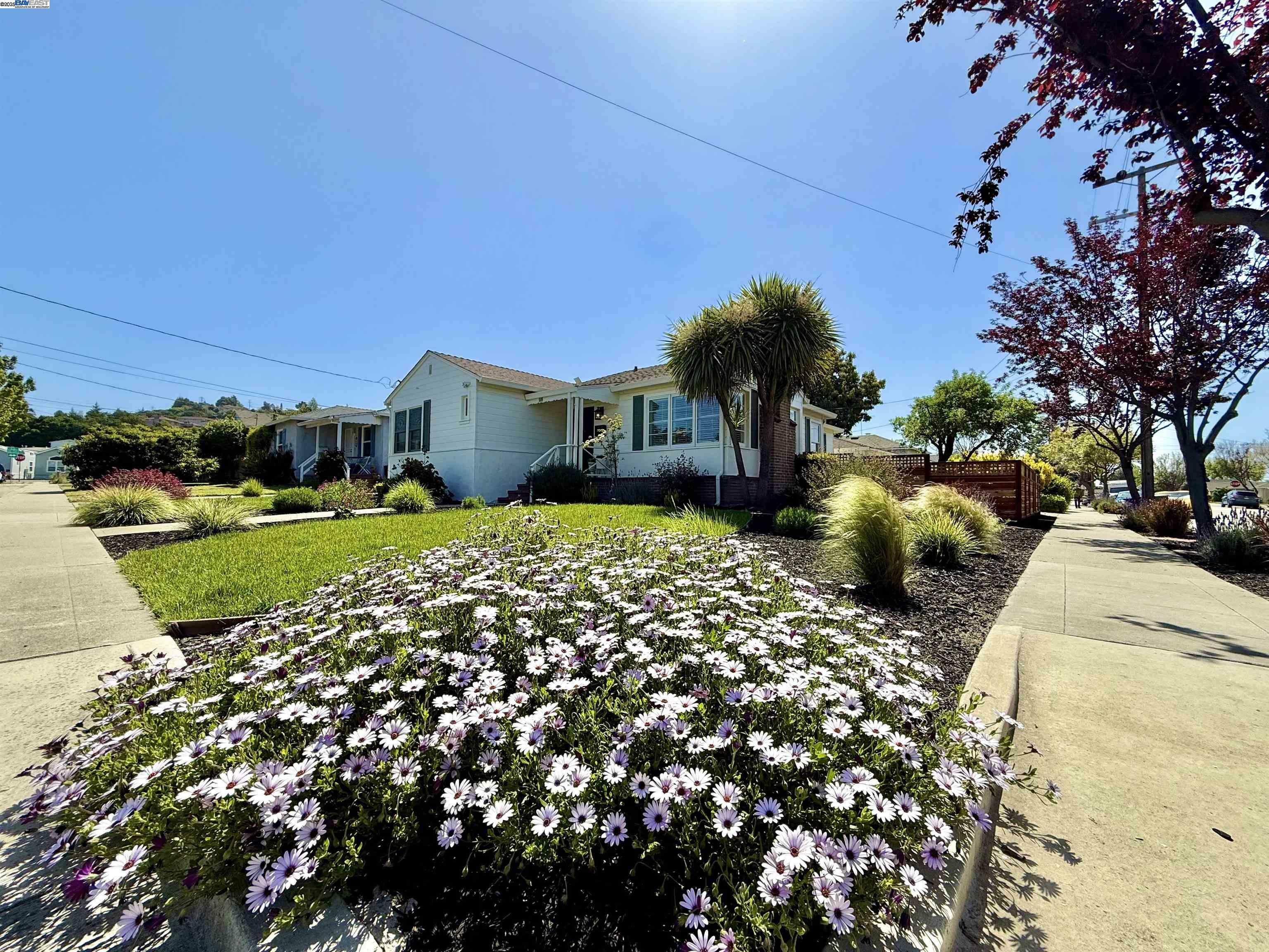 Property Photo:  909 Juana Ave  CA 94577 