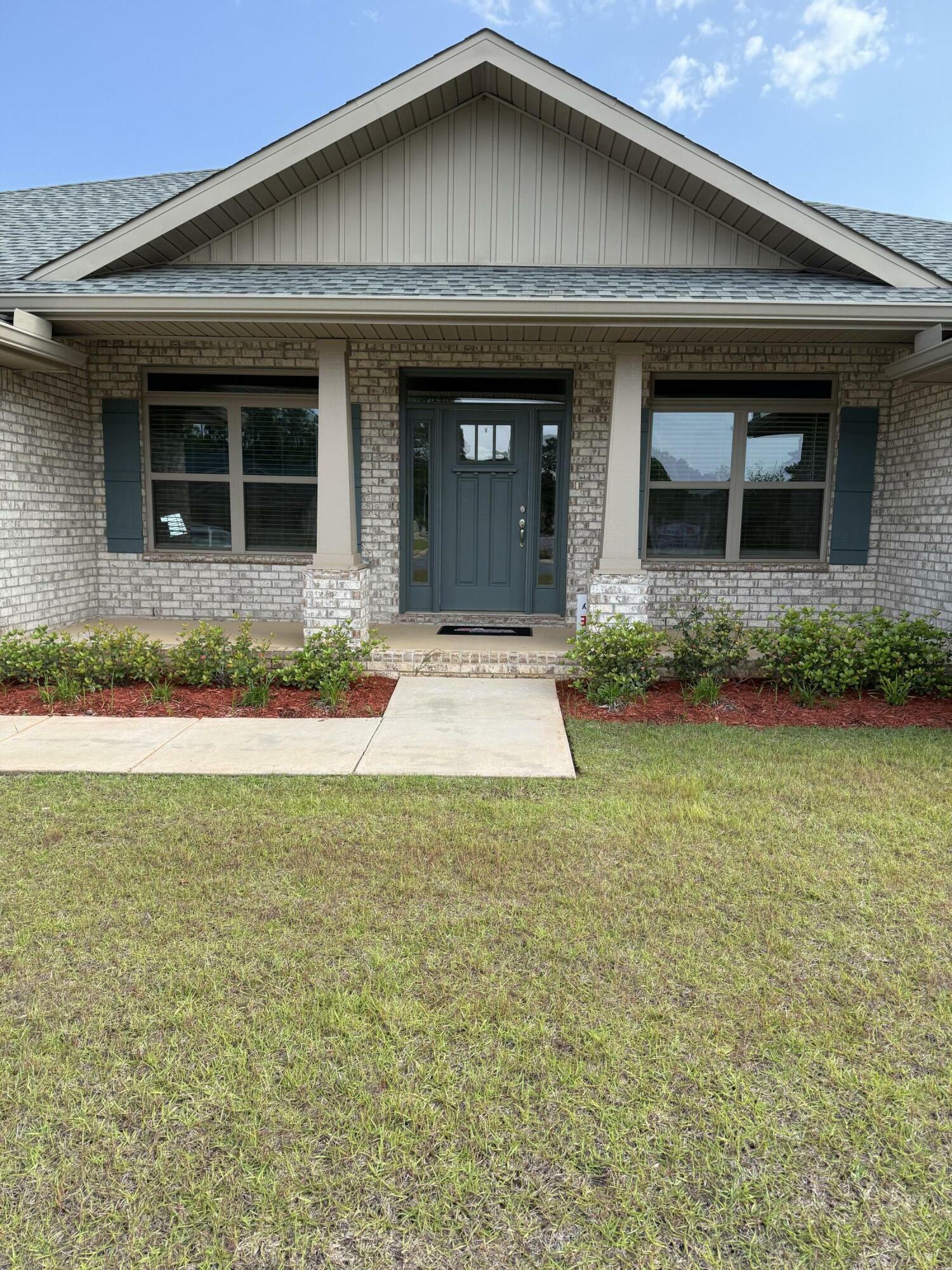 Property Photo: 5825 Crestlake Drive FL 32536