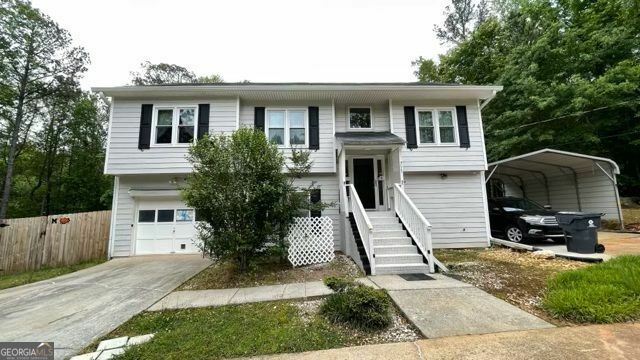 Property Photo: 715 Herring Rd Road GA 30265