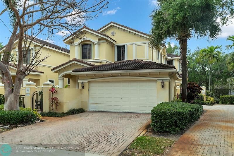 Property Photo:  1529 Passion Vine Cir 3-4  FL 33326 