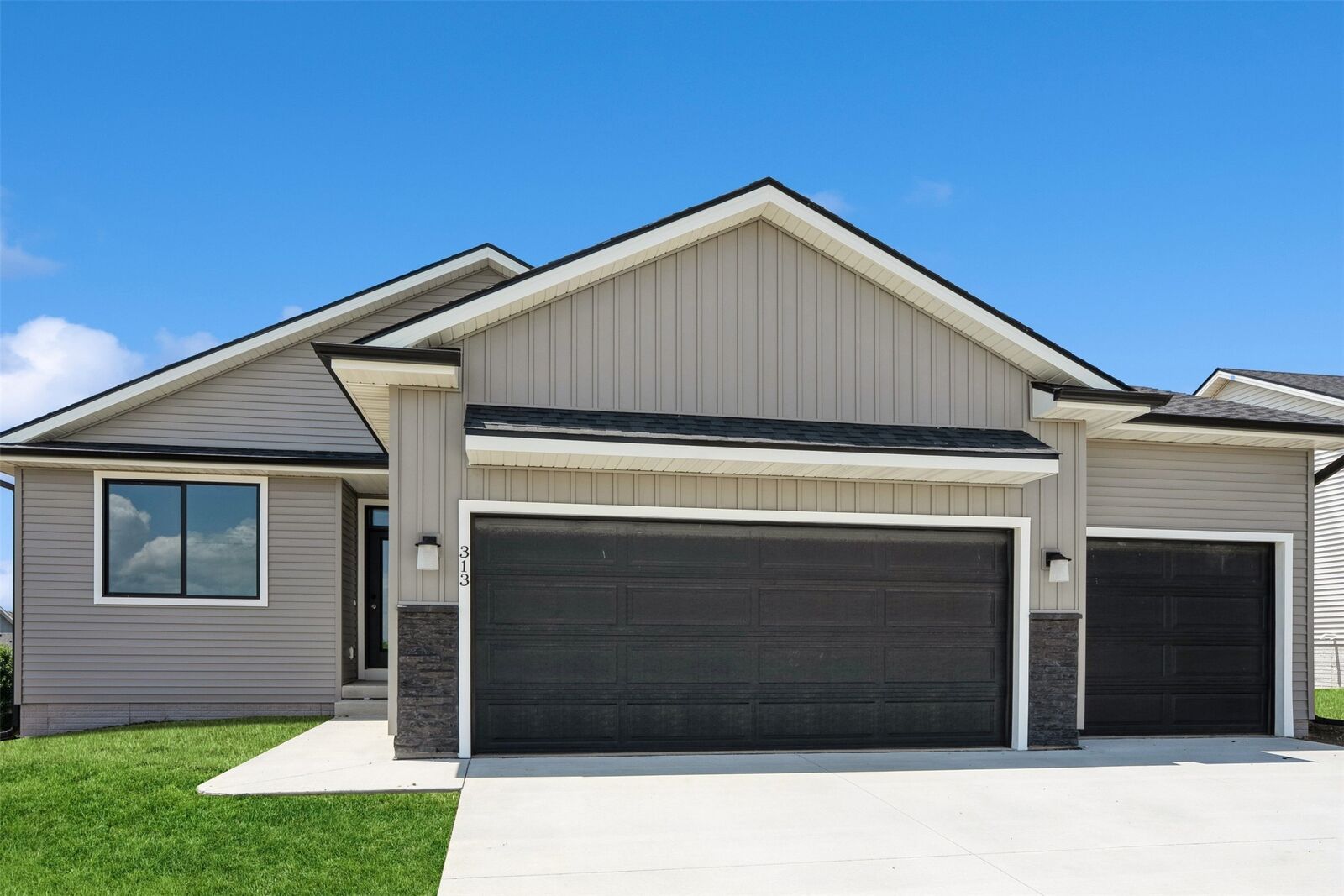 Property Photo: 313 N 19th Street IA 50125