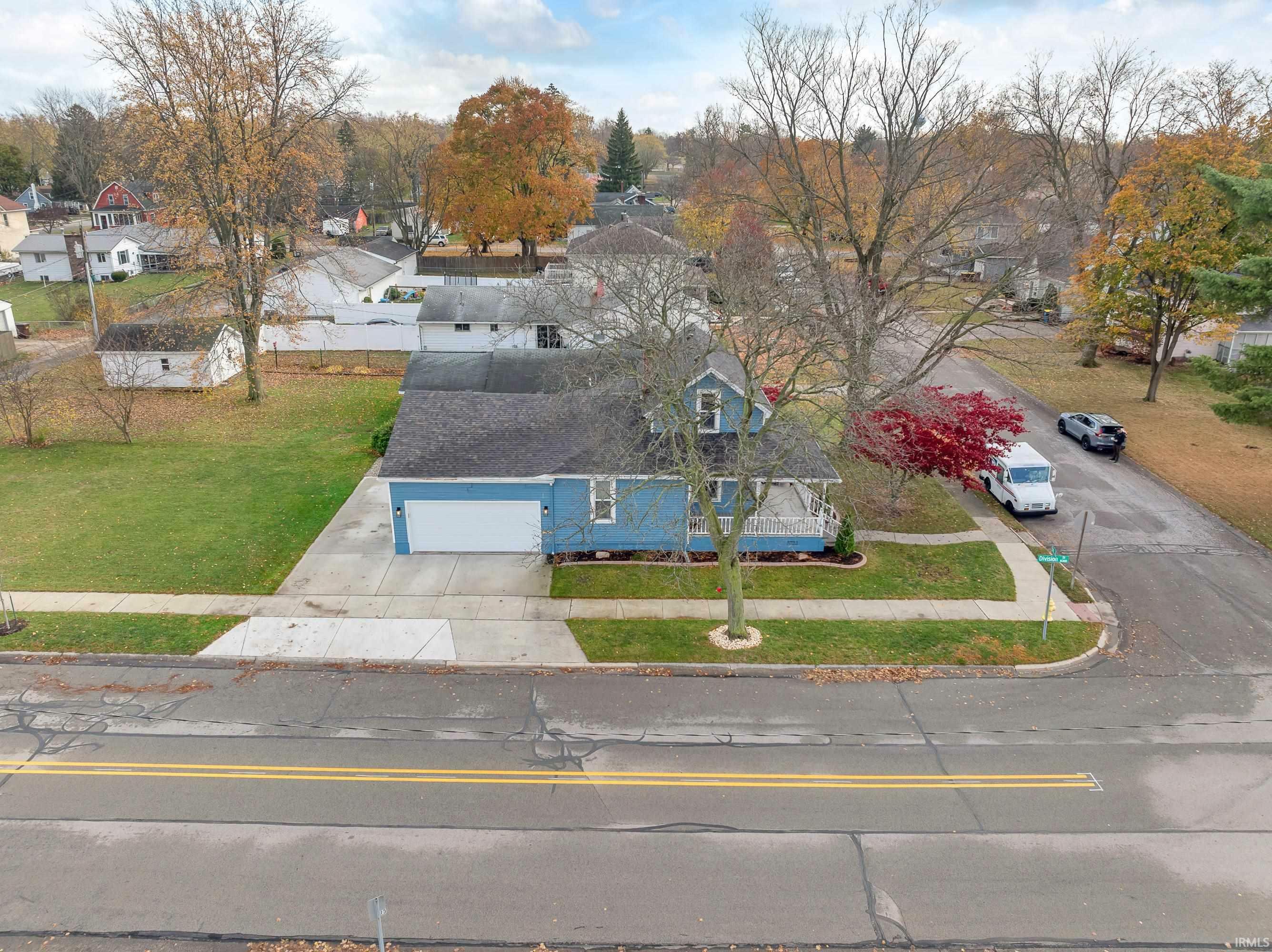 Property Photo: 702 E 5th Street IN 46706