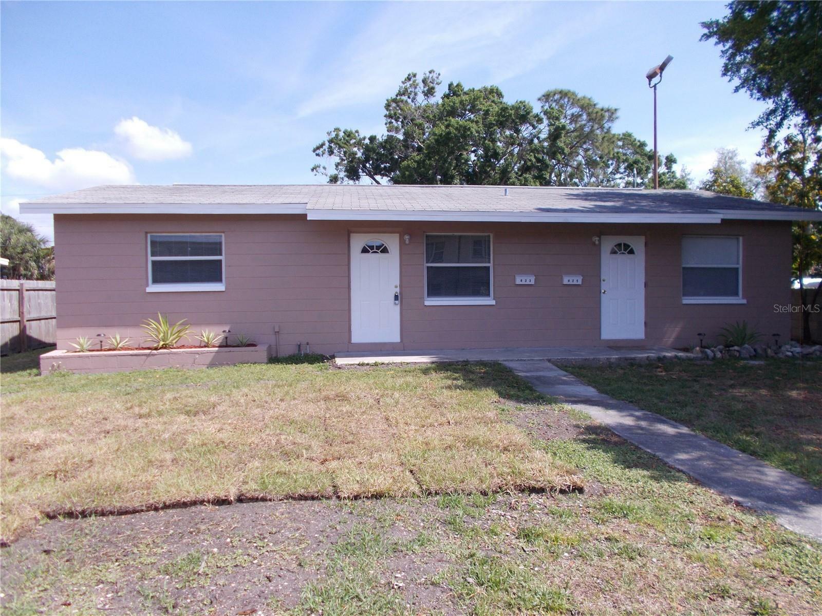 Property Photo: 433 73rd Avenue N FL 33702