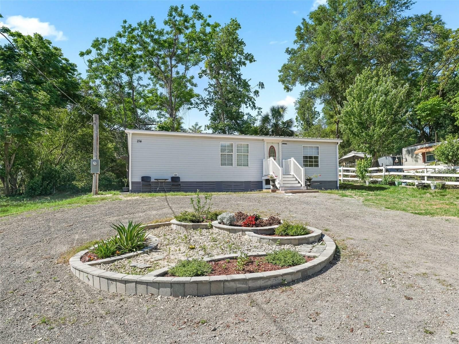 214 Morningside Avenue  Lady Lake FL 32159 photo