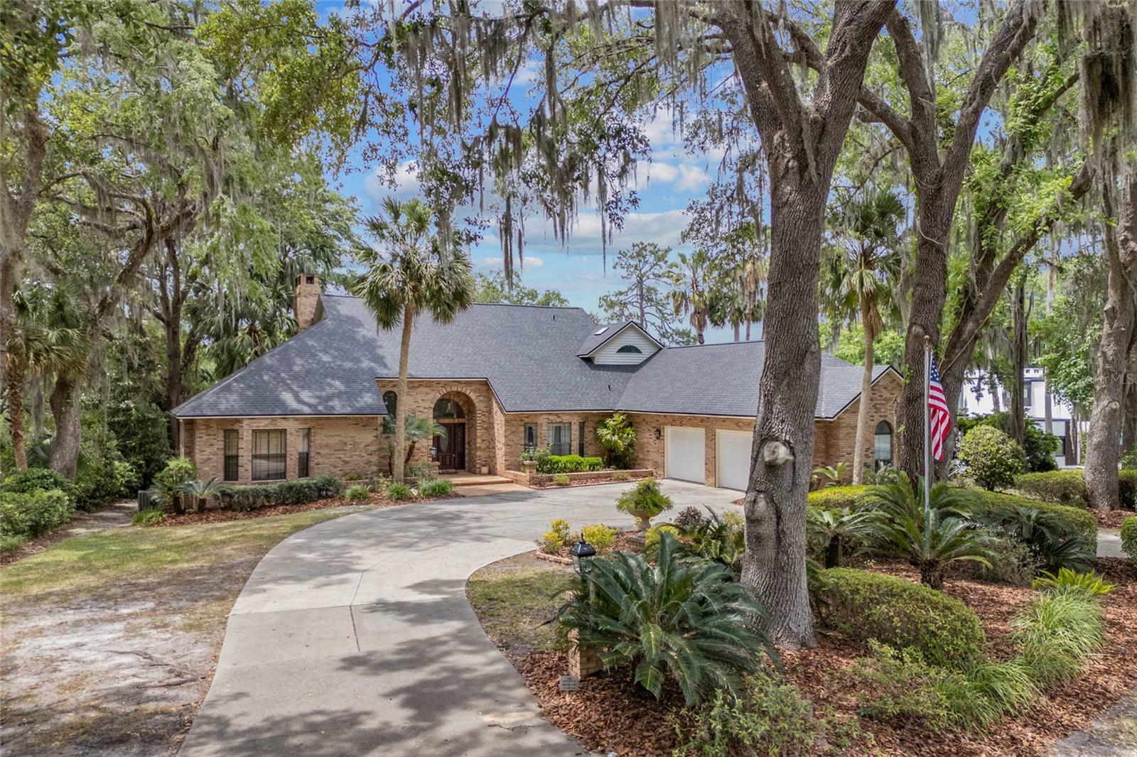 Property Photo: 6520 SW 35th Way FL 32608