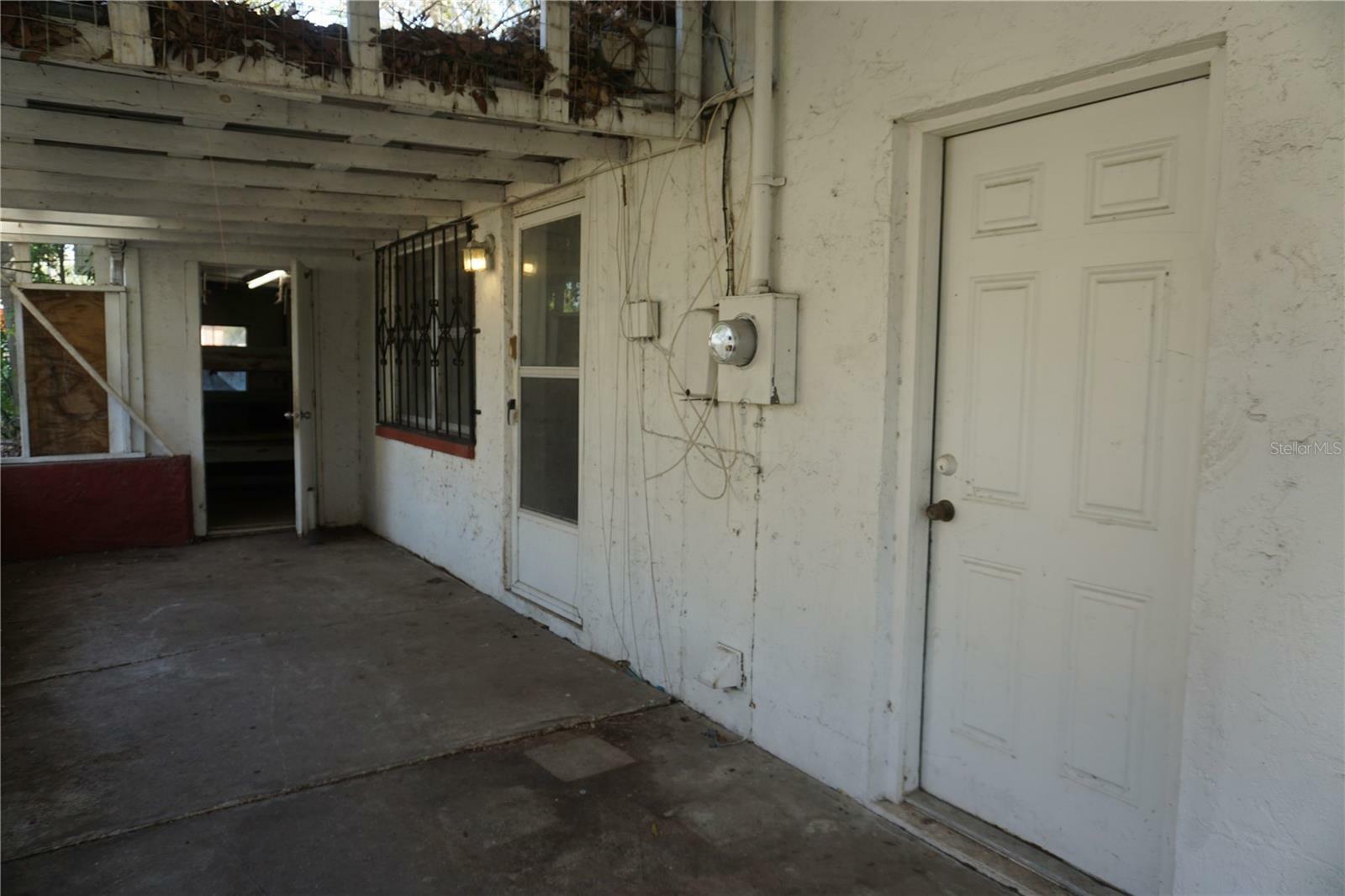 Property Photo: 2335 Murilla Way S FL 33712