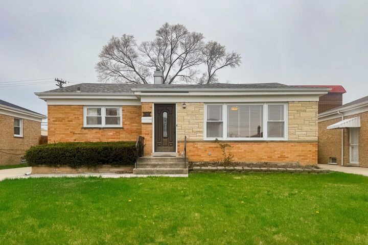 2110 Mandel Avenue  Westchester IL 60154 photo