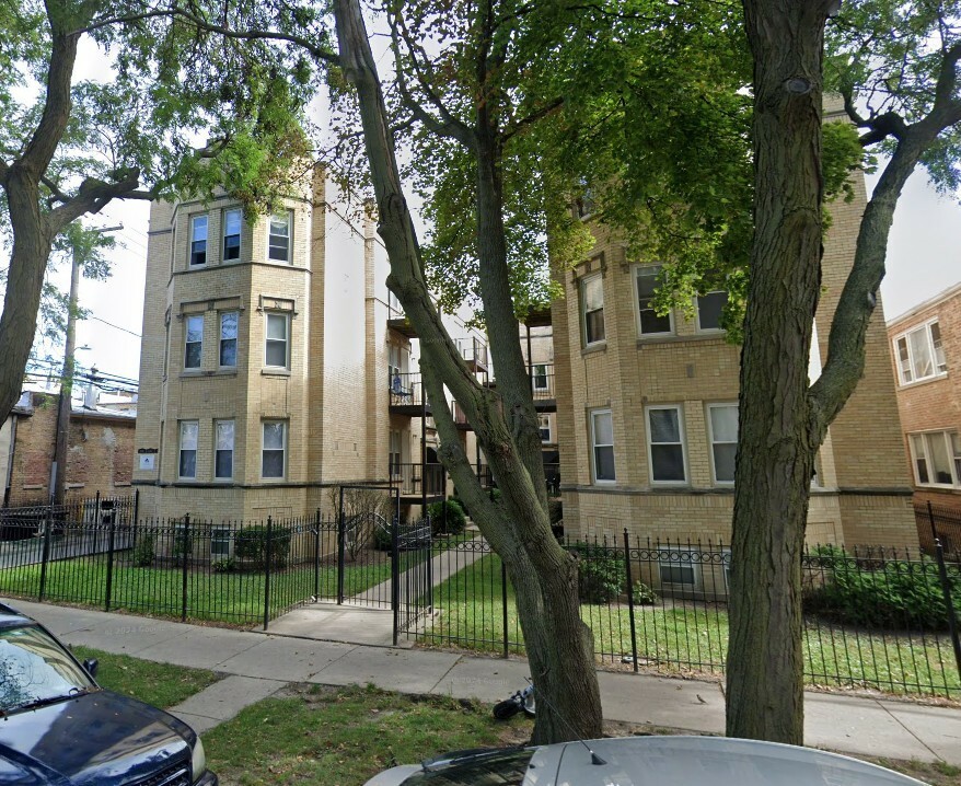Property Photo: 6341 N Washtenaw Avenue Gw IL 60659