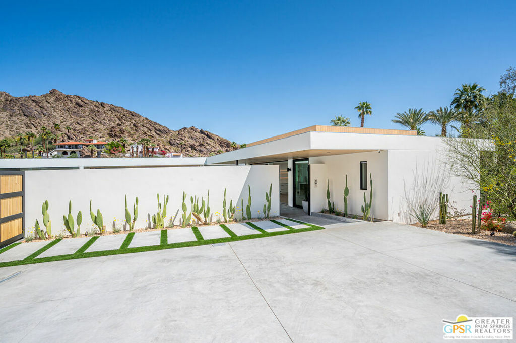 Property Photo: 310 W Crestview Drive CA 92264
