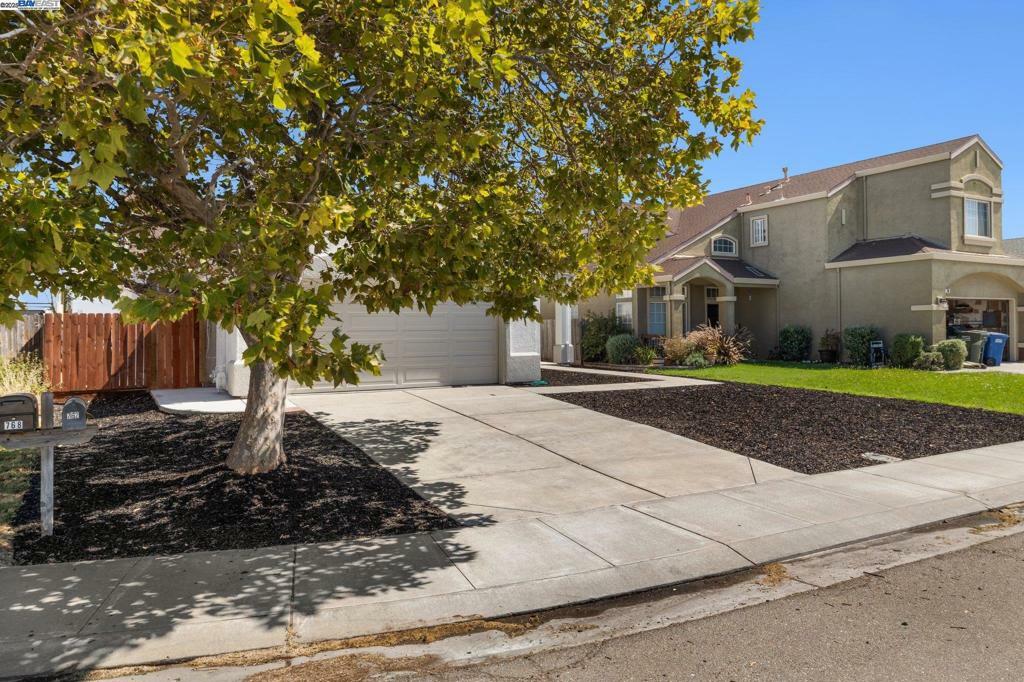Property Photo:  762 Rubier Way  CA 94571-123 