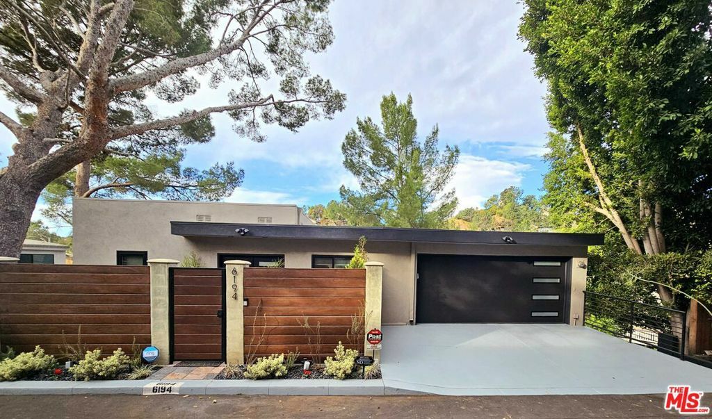 Property Photo: 6194 Rodgerton Drive CA 90068
